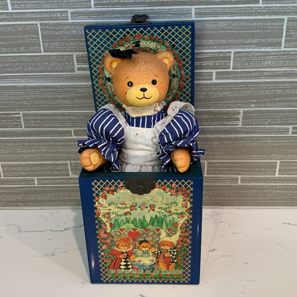Lucy & Me - Lucy in Wonderland Vintage Music Box - Enesco 1987